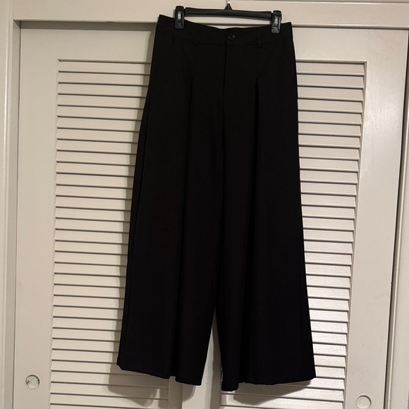 Pleated Wide Leg Black Trousers - Picture 4 of 8